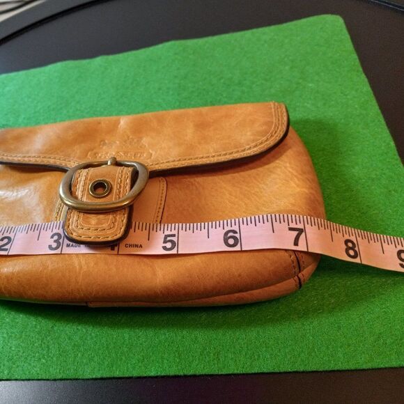 Coach light tan wristlet - Picture 9 of 10